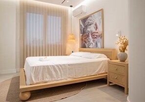 1 bedroom, iron/ironing board, internet, bed sheets - Sea la vie - Beachside Apartment (Vlora)