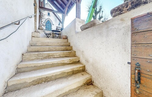 Amazing home in Volnay with WiFi