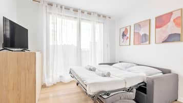 2 bedrooms, desk, iron/ironing board, free WiFi