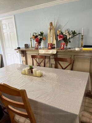 Dining - The Holy Family of Nazareth (Cullman)