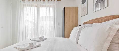 2 Schlafzimmer, BĂŒgeleisen/BĂŒgelbrett, Internetzugang, BettwĂ€sche