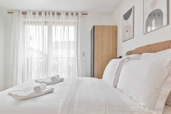 2 slaapkamers, een bureau, een strijkplank/strijkijzer, gratis wifi