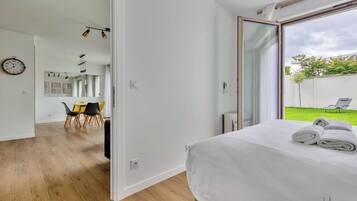 2 bedrooms, desk, iron/ironing board, free WiFi