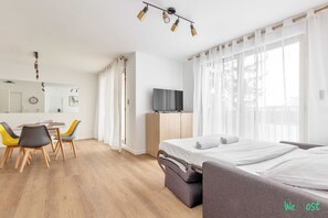 2 bedrooms, desk, iron/ironing board, free WiFi - Cosy Apt with Balcony -6P-Proche Disney/Paris (Champigny-sur-Marne)