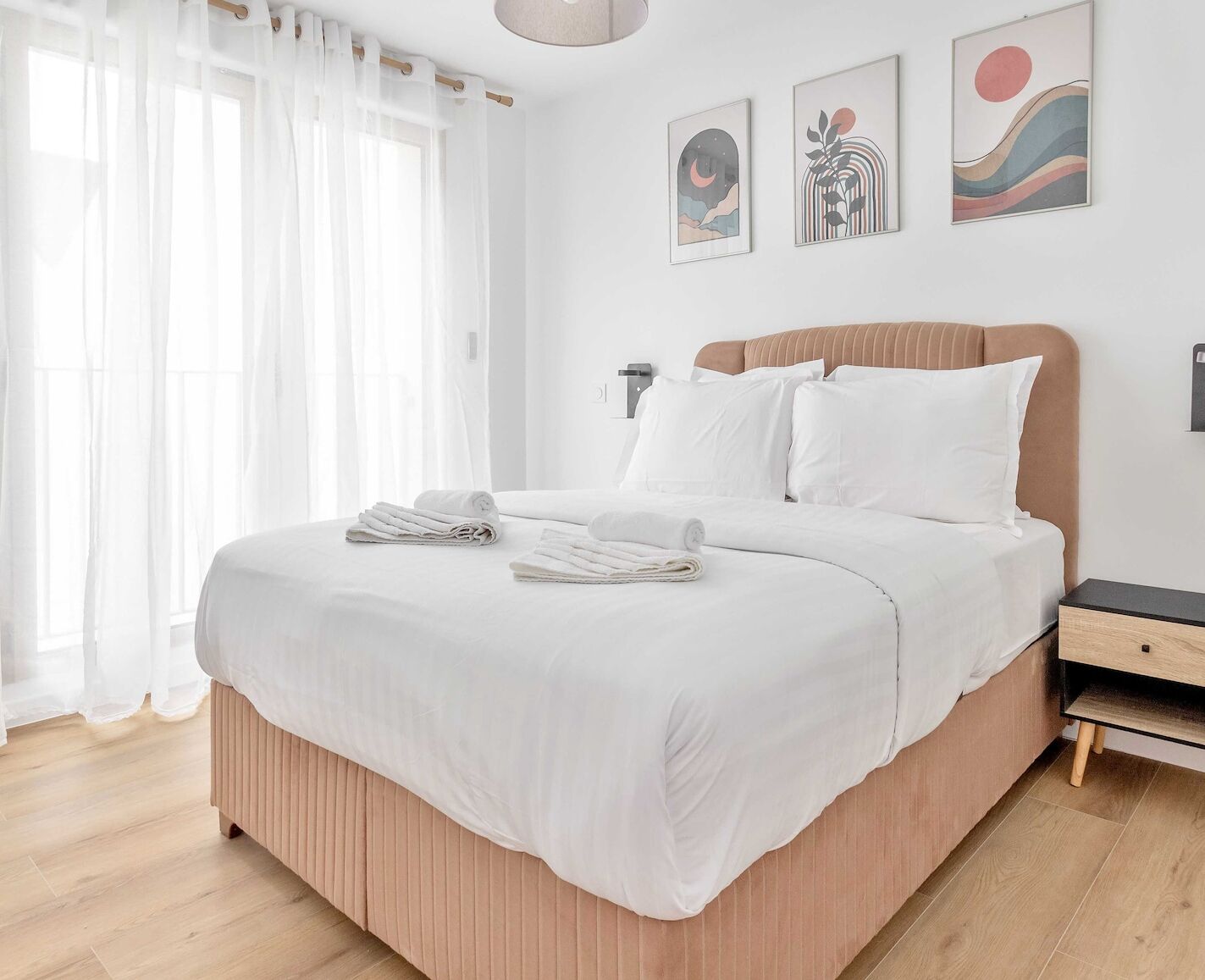 2 عدّة غرف نوم ومكتب ومكواة/لوح كي وواي فاي مجانًا