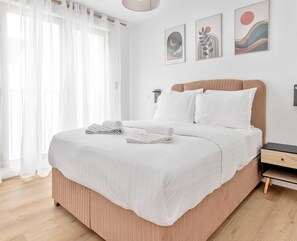 2 bedrooms, desk, iron/ironing board, free WiFi - Modern Apt with Balcony -6P-Proche Disney/Paris (Champigny-sur-Marne)