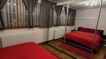 House | 3 bedrooms, iron/ironing board, free WiFi, bed sheets