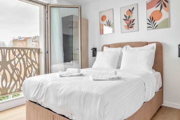 2 bedrooms, desk, iron/ironing board, free WiFi