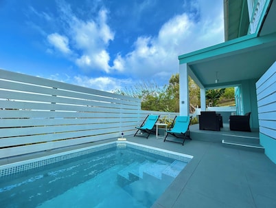 Hillside Escape- Private Pool & Breathtaking Sunset Over the Town