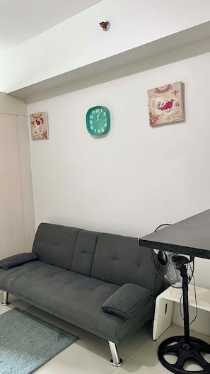 Living area - MOA-View 1BR - 5 min Walk to MOA Arena (Pasay)