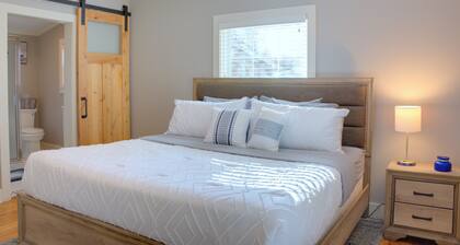 Charming 1-BR pet friendly house in Lockhart. Short stroll to the best BBQ spots