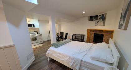 Cozy & Private Suite w/ Private Entrance & Parking