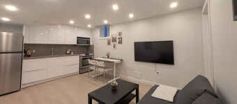 Elegant 1BR Apartment w/Private Entrance & Parking