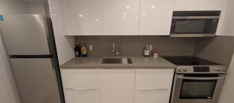 Elegant 1BR Apartment w/Private Entrance & Parking