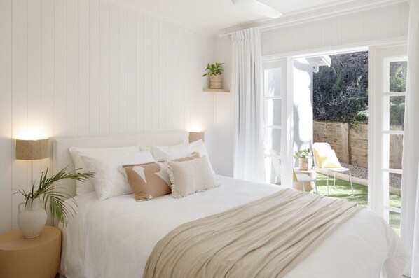 5 bedrooms, iron/ironing board, free WiFi, bed sheets