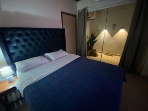 Double Room | Desk, laptop workspace, free WiFi