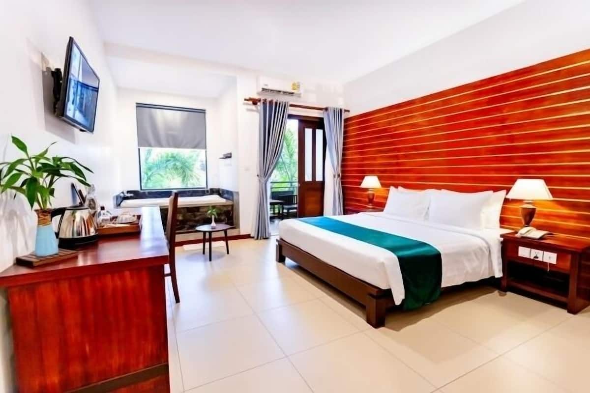 Deluxe Double Room, 1 Bedroom, Pool View