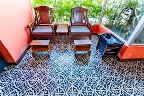 전신 트리트먼트, 임산부 마사지, 타이 마사지, 바디 랩, 바디 스크럽, 페이셜 트리트먼트
