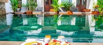 Green Amazon Hotel