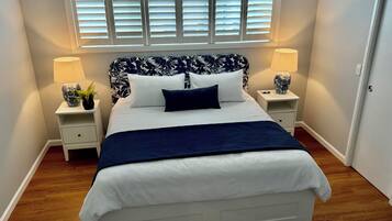 3 bedrooms, desk, iron/ironing board, WiFi