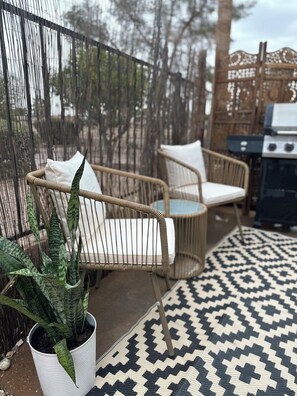 Terrace/patio - Prickly Pear Hideout - Mesa Golf Course Studio (Mesa)