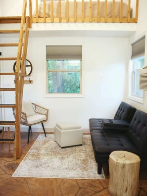 Offices - Unique Riverfront Gem: Dogs Ok, King Bed (Cabin 1) (Stockton)