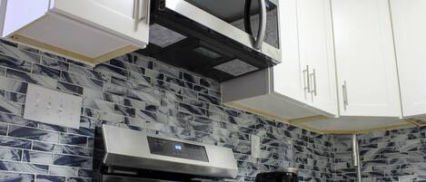 Micro-ondes, four, plaque de cuisson, grille-pain