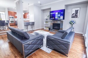 Interior - Luxury 3BR/3.5BA Townhouse (Houston)