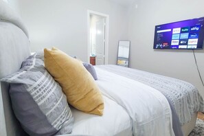 3 bedrooms, desk, iron/ironing board, free WiFi - Luxury 3BR/3.5BA Townhouse (Houston)