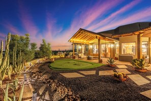 Property grounds - Goldfield360 - Stunning Views Hiking Jacuzzi Bliss (Apache Junction)