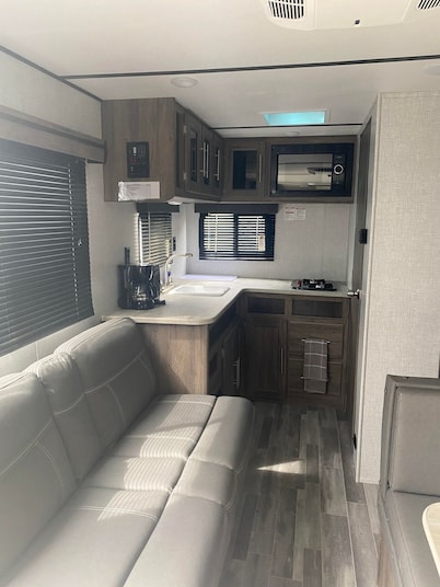Cozy RV1 with WiFi and AC near Owyhee Reservoir, Leslie's gulch, Three Forks.