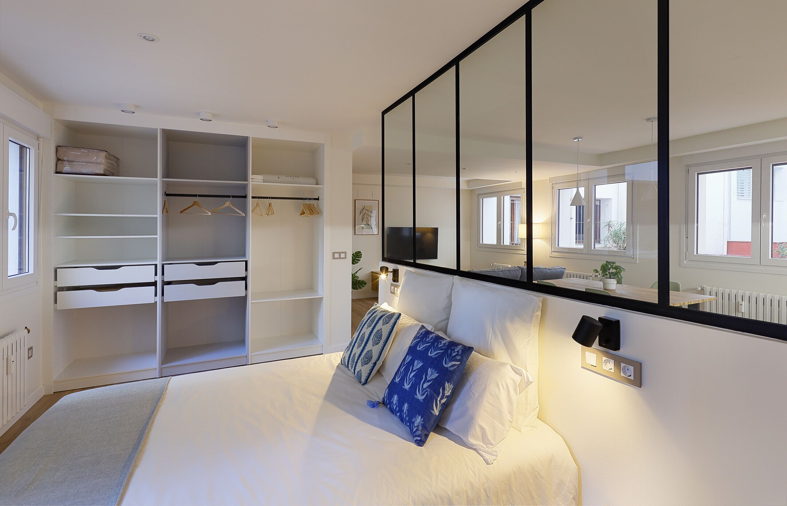 Fer et planche à repasser, accès au Wi-Fi (inclus), literie fournie