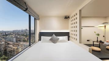 Basic Double Room | 1 bedroom, laptop workspace, blackout drapes, soundproofing