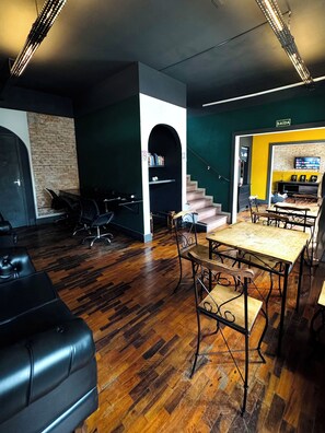 Coin salon dans le hall