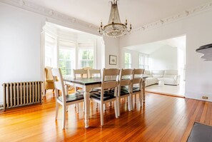 Dining - Spacious 5-bedroom house with pool and two office rooms in charming Montclair (Montclair)