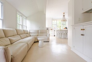 Smart-TV, peis, fotballspill og bøker