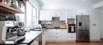 Family Friendly home by the lake 4-bedroom