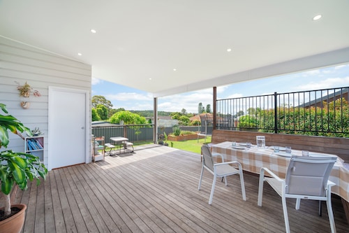 Family Friendly home by the lake 4-bedroom