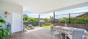 Family Friendly home by the lake 4-bedroom