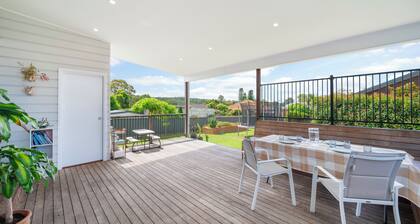 Family Friendly home by the lake 4-bedroom