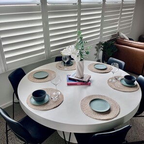 Dining - Shellharbour Village Stay | Beach & Sauna (Shellharbour)