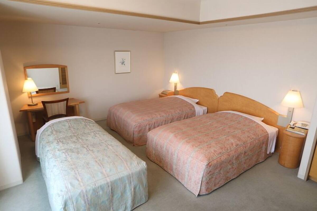 書桌、筆電工作空間、熨斗/熨衣板、免費無線上網
