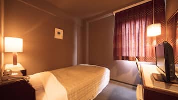 Desk, laptop workspace, iron/ironing board, free WiFi