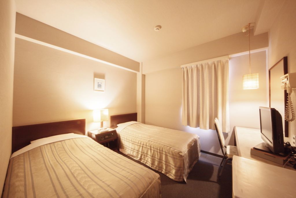 Desk, laptop workspace, iron/ironing board, free WiFi