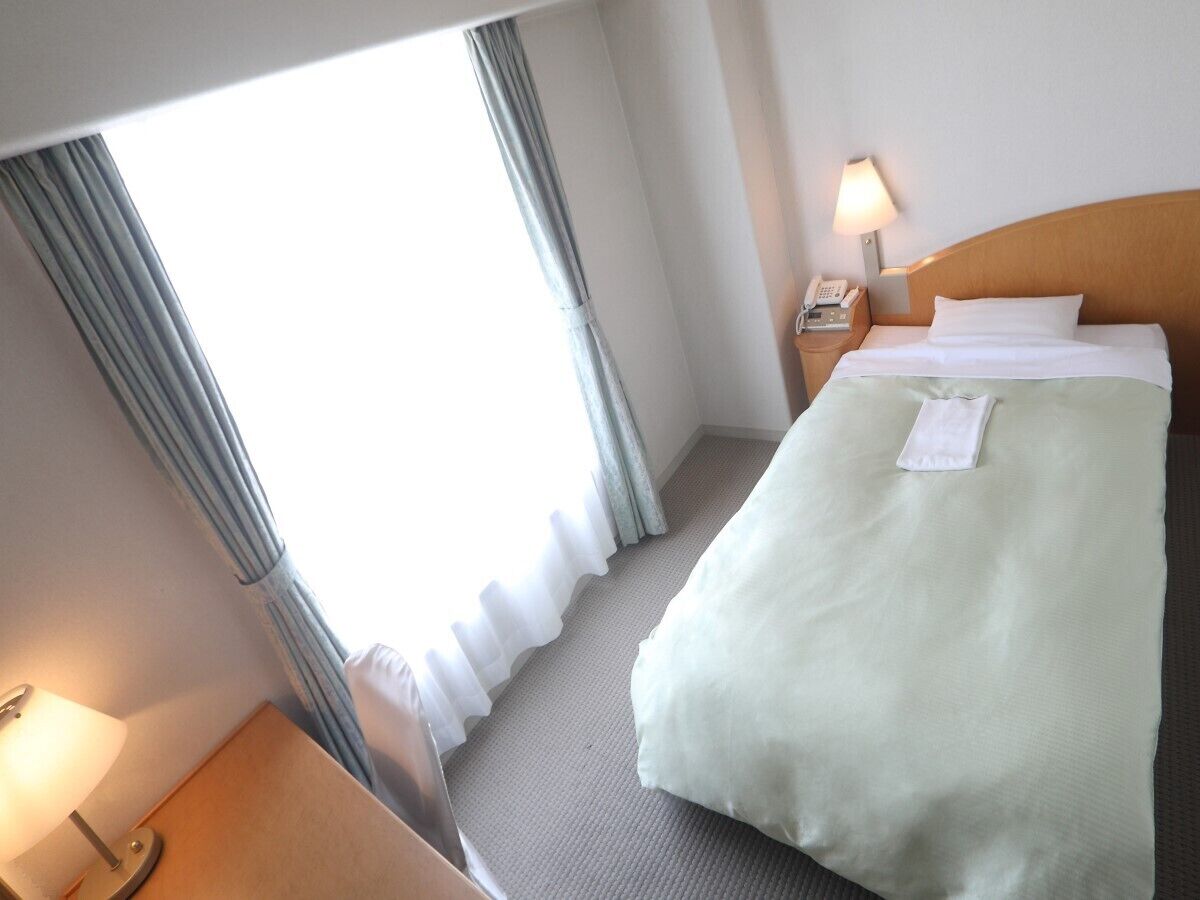 Desk, laptop workspace, iron/ironing board, free WiFi