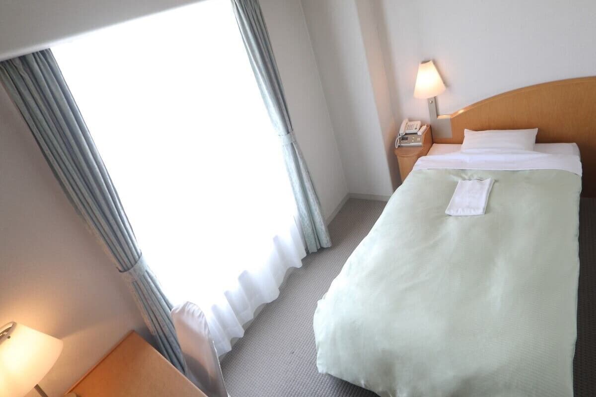 Desk, laptop workspace, iron/ironing board, free WiFi