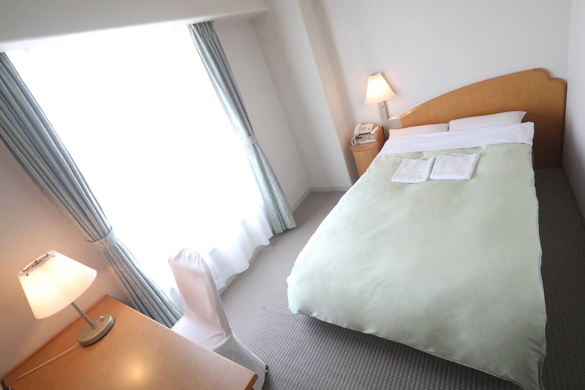 書桌、筆電工作空間、熨斗/熨衣板、免費無線上網