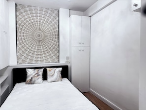 1 bedroom, iron/ironing board, free WiFi, bed sheets