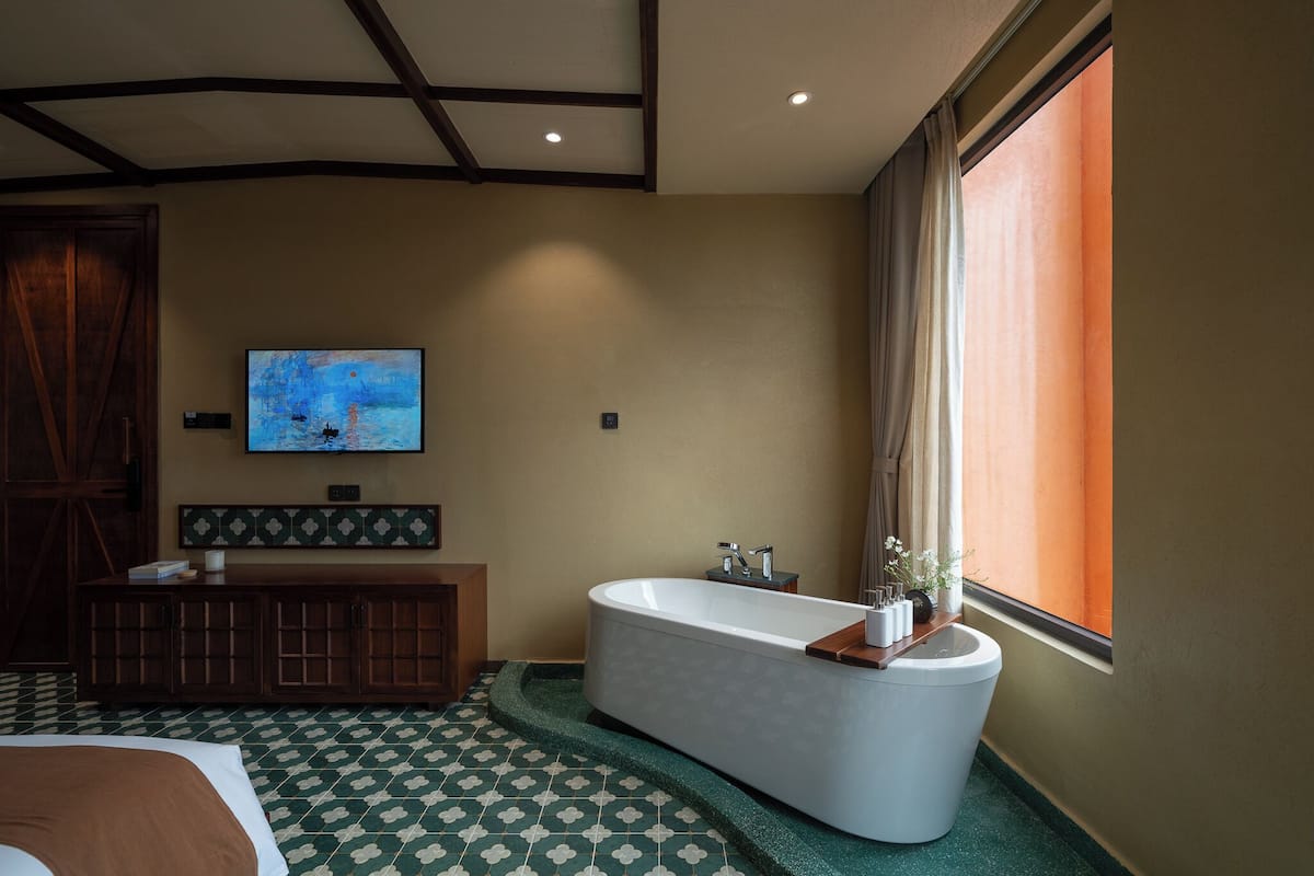 Phòng Suite, quang cảnh núi | Phòng tắm | Đồ dùng nhà tắm thân thiện với môi trường, máy sấy tóc 