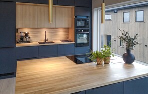 Kühlschrank, Mikrowelle, Geschirrspüler